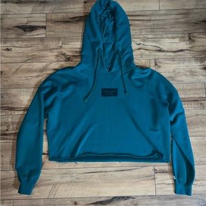 green cropped hoodie